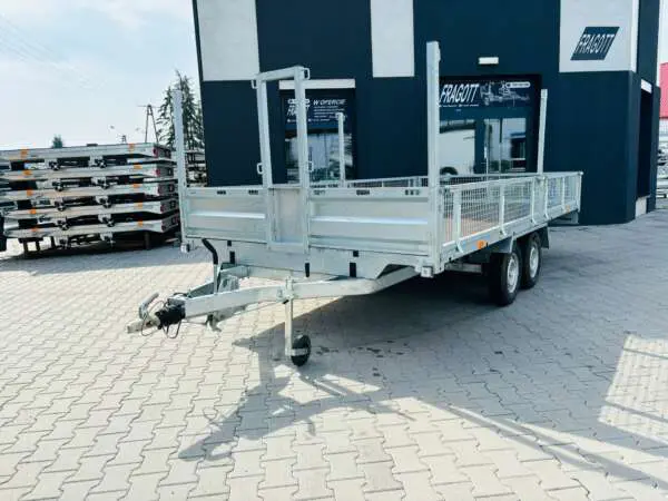 Przyczepa do przewozu toalet